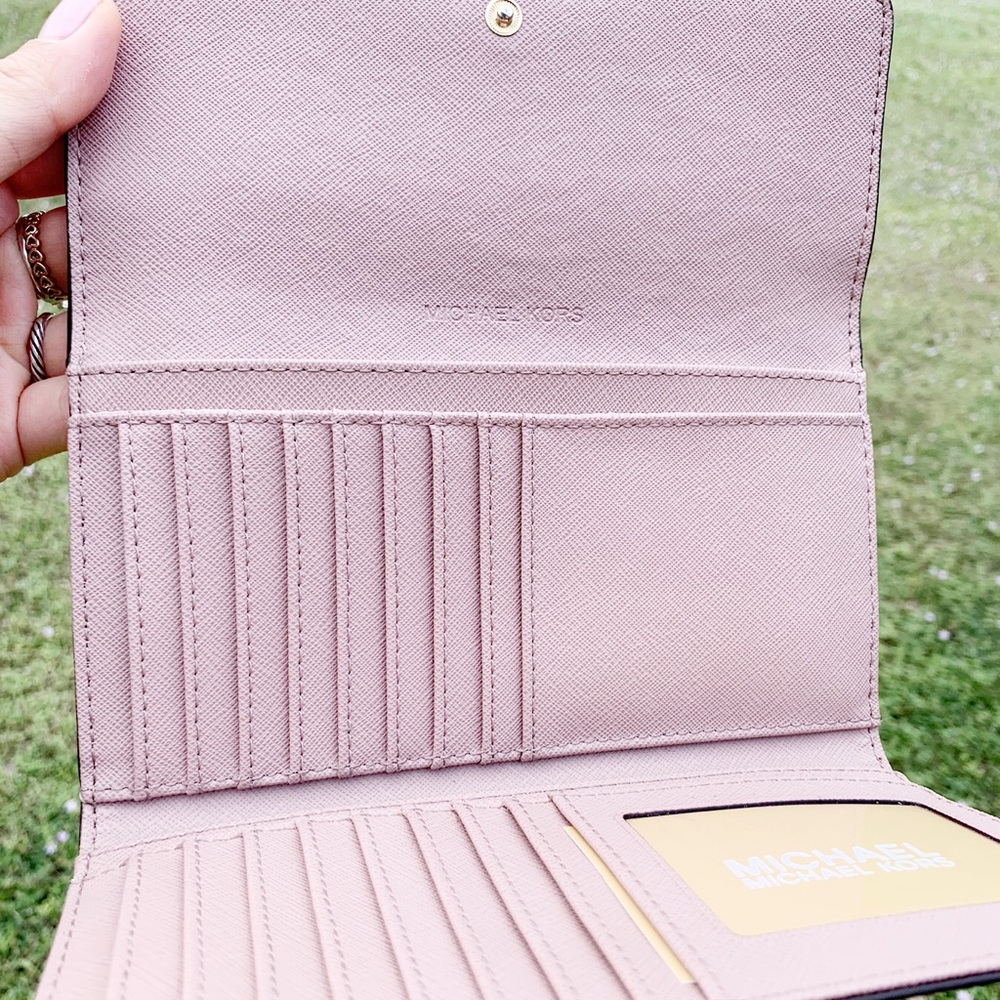 GabyBags👜💕-NWT Michael Kors Trifold Wallet - Picture 3 of 4